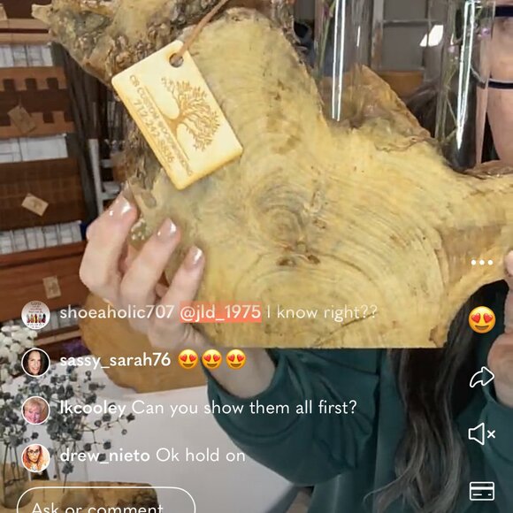 VASES - Picture 3 of 5